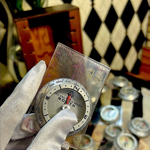 Vintage Compasses Set of 12 Silva in Wooden Box – Classic Scout Gear Collectible - Picture 15 of 16